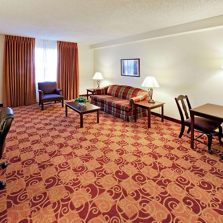 Hawthorn Suites By Wyndham Louisville East Eksteriør bilde