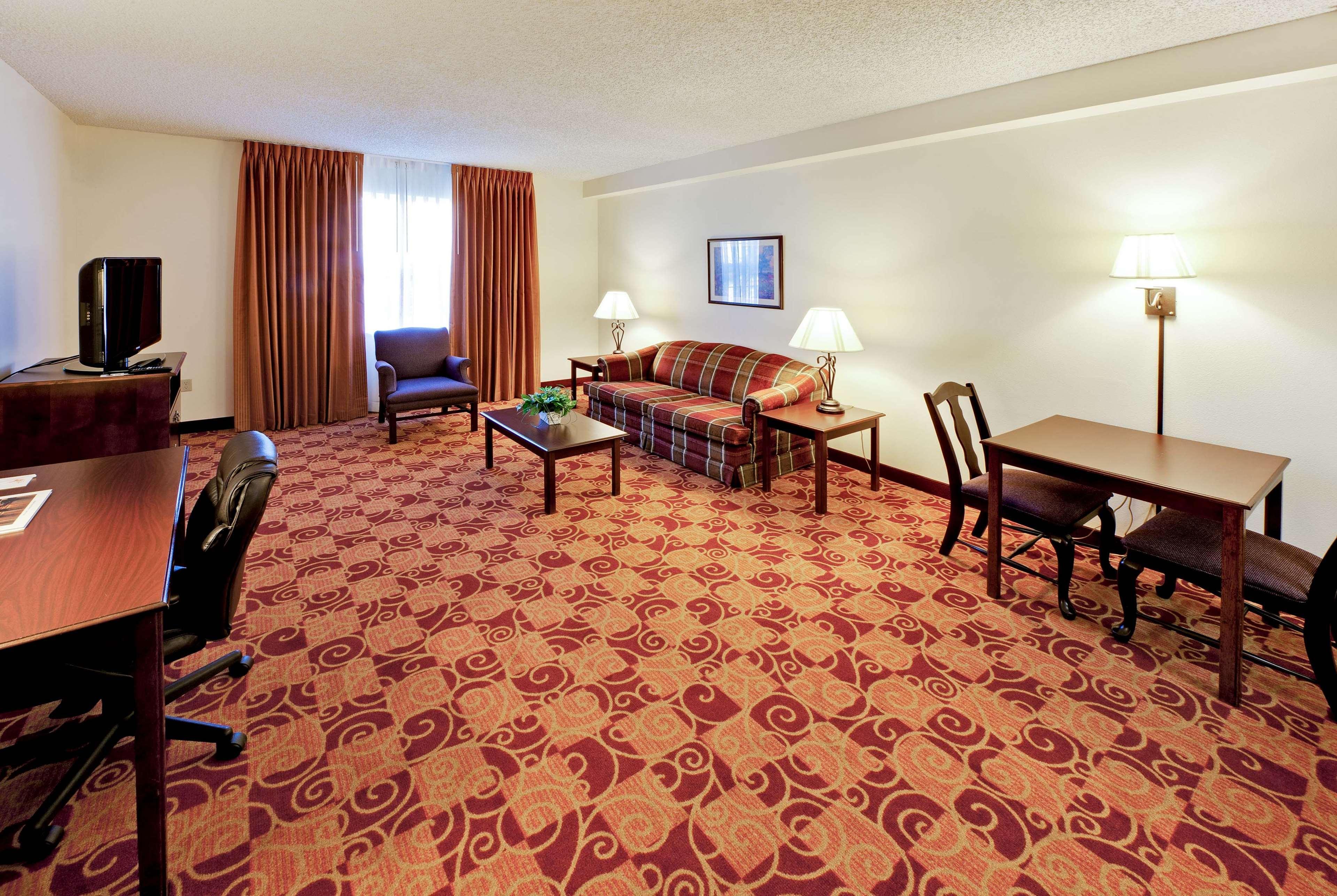Hawthorn Suites By Wyndham Louisville East Eksteriør bilde