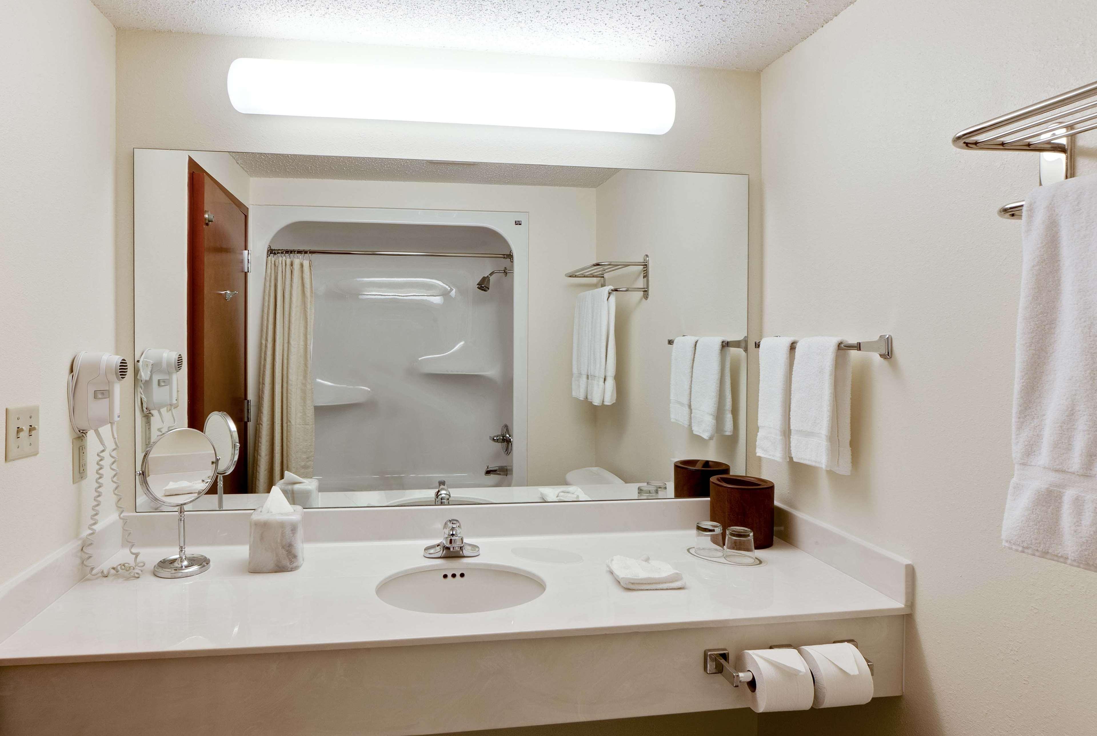 Hawthorn Suites By Wyndham Louisville East Eksteriør bilde
